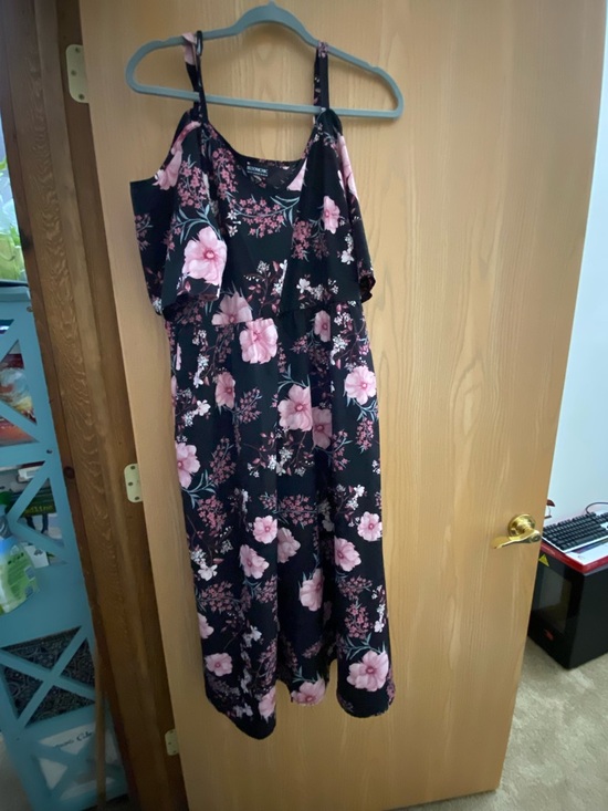 BloomChic Dresses & Skirts - BloomChic Black Maxi Dress with Pink Floral Print